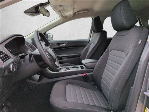 Certified 2024 Ford Edge SE image 15