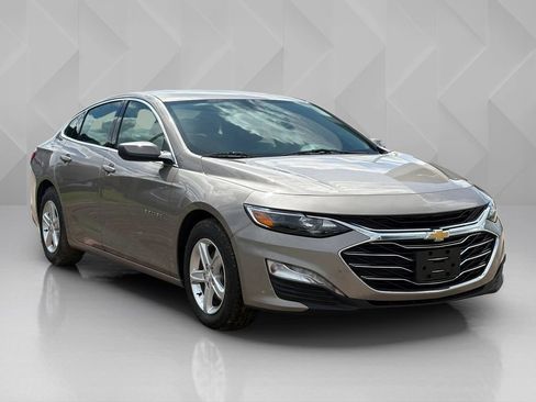 Used 2023 Chevrolet Malibu LT FWD image 3