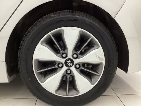 Used 2019 Hyundai Ioniq Limited image 43