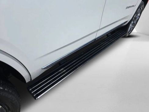 Used 2023 GMC Yukon Denali Ultimate AWD/4WD image 46