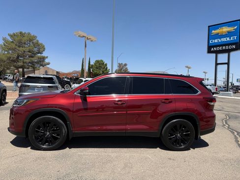 Used 2019 Toyota Highlander SE AWD/4WD image 9