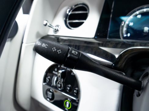 Used 2021 Rolls-Royce Phantom Sedan RWD image 81