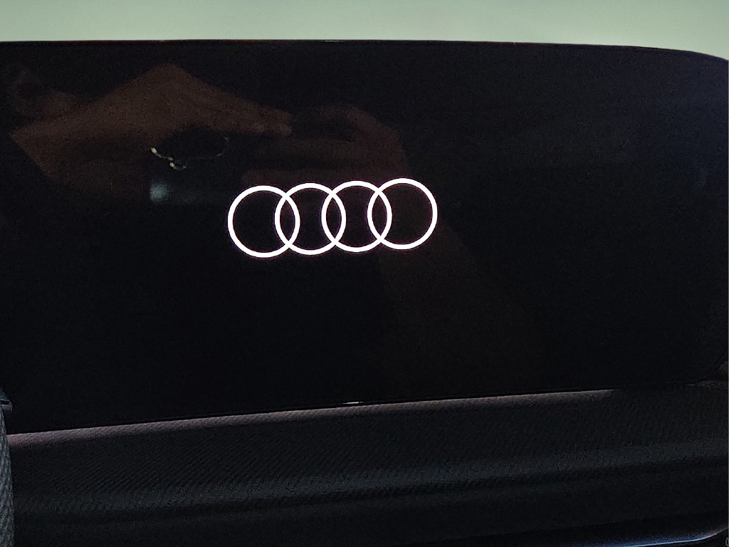 Used 2025 Audi SQ5 Premium Plus AWD/4WD image 23