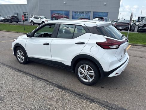 Used 2022 Nissan Kicks S FWD image 2