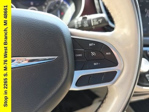 Used 2020 Chrysler Pacifica Limited FWD image 22