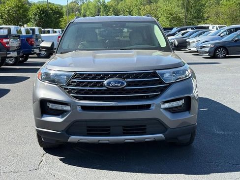 Used 2022 Ford Explorer XLT w/ Equipment Group 202A RWD image 9