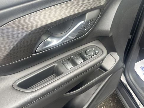 Used 2022 GMC Terrain SLE image 22