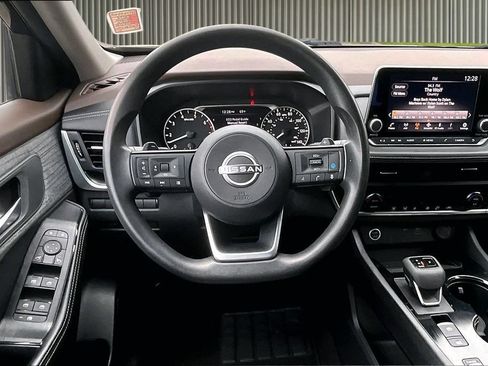Used 2023 Nissan Rogue SV FWD image 6