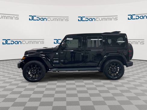 Used 2023 Jeep Wrangler Unlimited Sahara w/ Cold Weather Group AWD/4WD image 5
