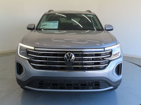 New 2025 Volkswagen Atlas SE image 10
