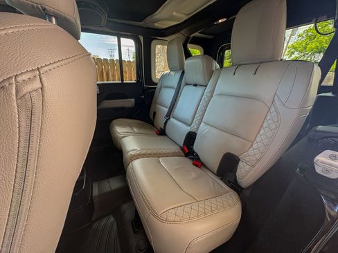 Used 2022 Jeep Wrangler Unlimited Sahara AWD/4WD image 26