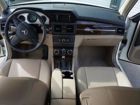 Used 2011 Mercedes-Benz GLK 350 2WD image 7