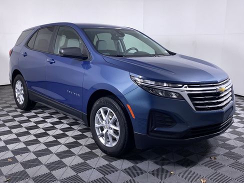 Certified 2024 Chevrolet Equinox LS w/ LS Convenience Package image 38