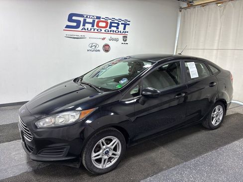 Used 2019 Ford Fiesta SE image 1