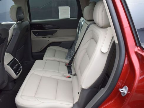 New 2025 Lincoln Nautilus Premier w/ Equipment Group 102A image 18