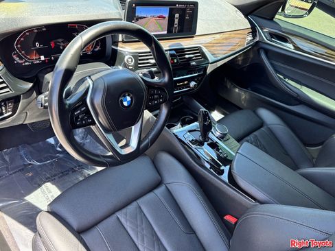 Used 2021 BMW 530i w/ Convenience Package RWD image 19