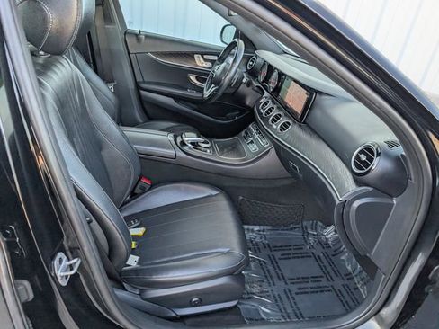 Used 2019 Mercedes-Benz E 300 4MATIC image 30