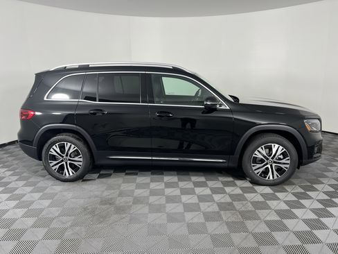 Used 2026 Mercedes-Benz GLB 250 4MATIC image 13