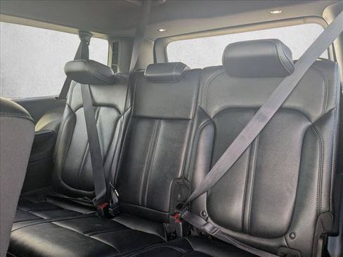 Used 2024 Jeep Wagoneer L Series II RWD image 15