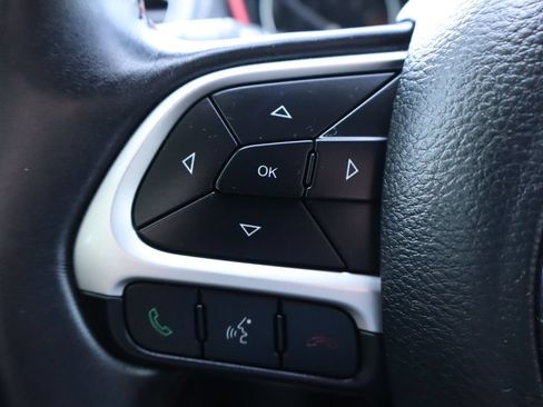 Used 2017 Jeep Compass Trailhawk w/ Popular Equipment Group AWD/4WD image 29