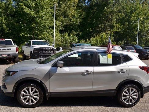 Used 2022 Nissan Rogue Sport SV w/ Technology Package image 5