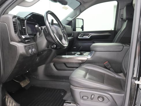 Used 2024 Chevrolet Silverado 2500 LTZ w/ LTZ Plus Package AWD/4WD image 8
