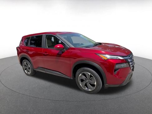 Used 2025 Nissan Rogue SV FWD image 2