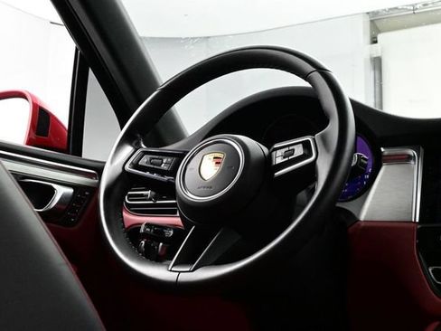 Certified 2023 Porsche Macan GTS AWD/4WD image 19