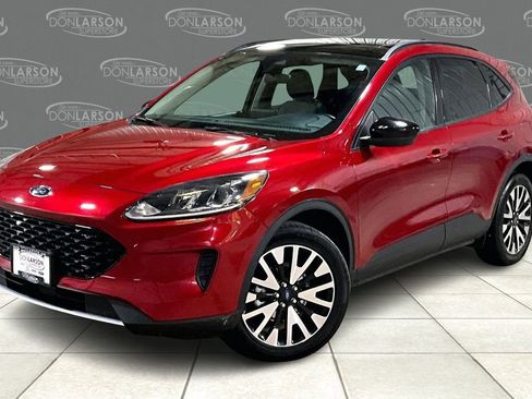 Used 2020 Ford Escape SE Sport image 2