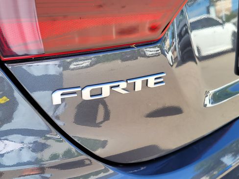Used 2024 Kia Forte LXS FWD image 7