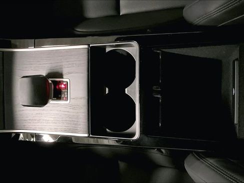 Certified 2026 Land Rover Range Rover Velar Dynamic SE image 11