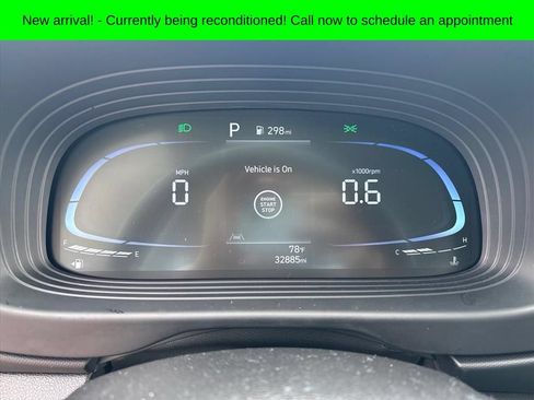 Used 2024 Hyundai Venue SEL FWD image 14