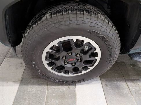 Used 2025 Toyota 4Runner TRD Off-Road Premium AWD/4WD image 7