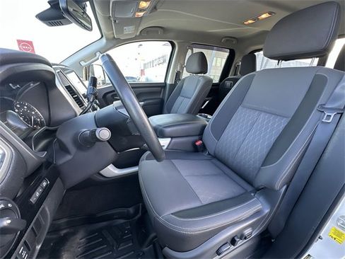 Used 2021 Nissan Titan SV w/ SV Convenience Package image 13