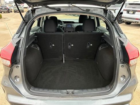 Used 2024 Nissan Kicks S image 13
