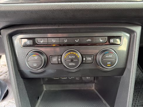 Used 2018 Volkswagen Tiguan SEL image 30