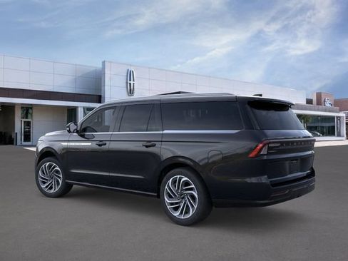 New 2026 Lincoln Navigator L Reserve AWD/4WD image 4