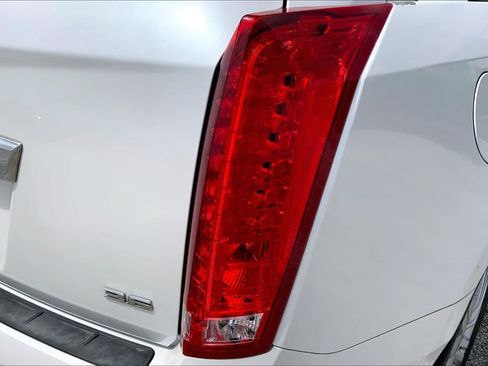 Used 2013 Cadillac SRX Luxury FWD image 30