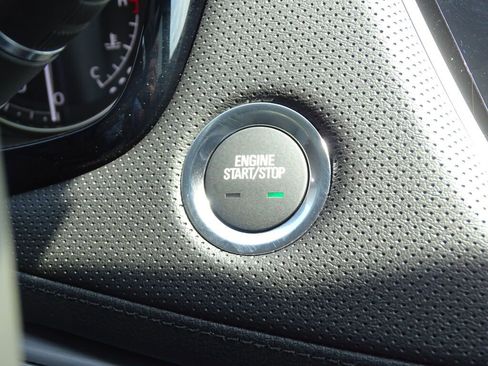 New 2025 Cadillac XT5 Luxury image 35