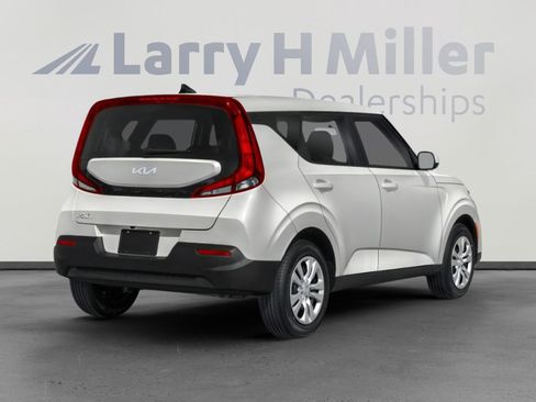 Used 2022 Kia Soul LX w/ Technology Package FWD image 2
