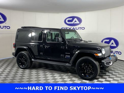 Used 2023 Jeep Wrangler Unlimited Sahara w/ Cold Weather Group AWD/4WD image 1
