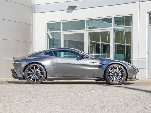 Used 2020 Aston Martin V8 Vantage Coupe image 16
