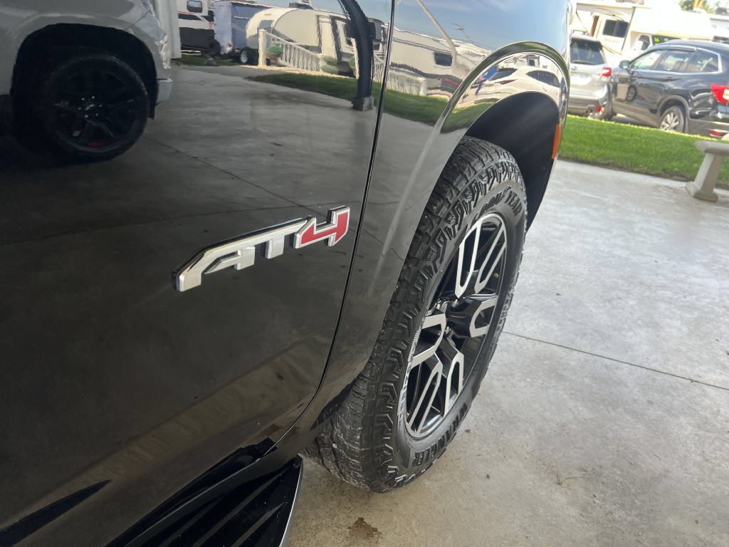 Used 2023 GMC Yukon AT4 AWD/4WD image 13