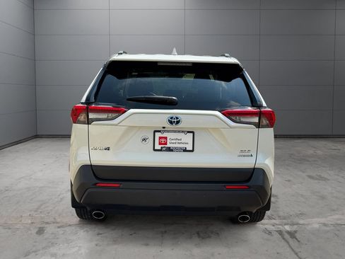 Certified 2022 Toyota RAV4 XLE Premium AWD/4WD image 4