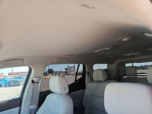 Used 2022 GMC Acadia SLE w/ Driver Convenience Package FWD image 21
