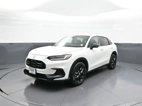 Used 2024 Honda HR-V Sport image 1