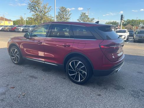 Used 2025 Lincoln Corsair Reserve image 6