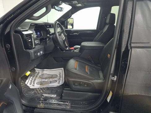 Used 2024 GMC Sierra 3500 AT4 w/ AT4 Premium Plus Package image 4