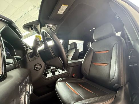 Used 2023 GMC Sierra 1500 AT4 w/ AT4 Preferred Package image 4