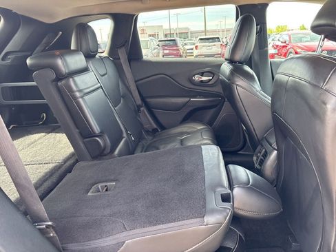 Used 2015 Jeep Cherokee Limited w/ Luxury Group AWD/4WD image 42